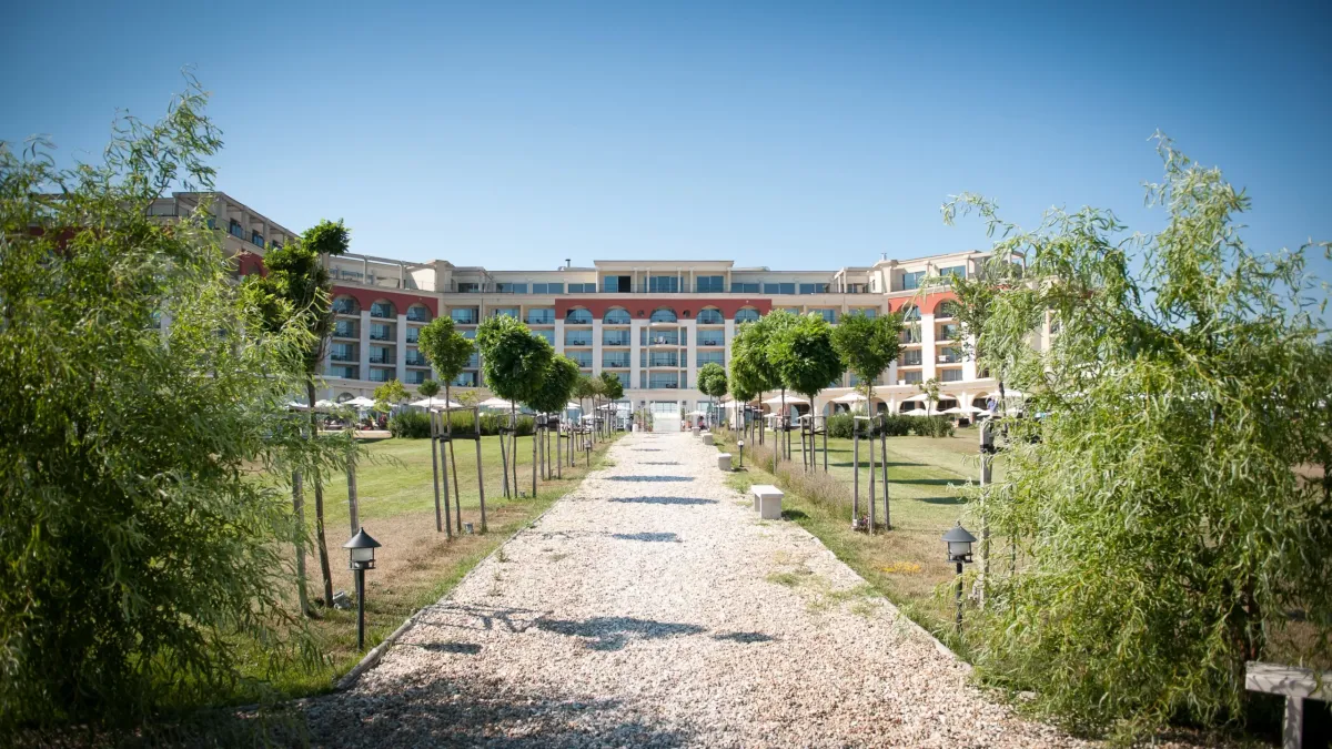 Изработка на сайт за хотел Lighthouse Golf & Spa Hotel — реален проект на PromoSite.bg